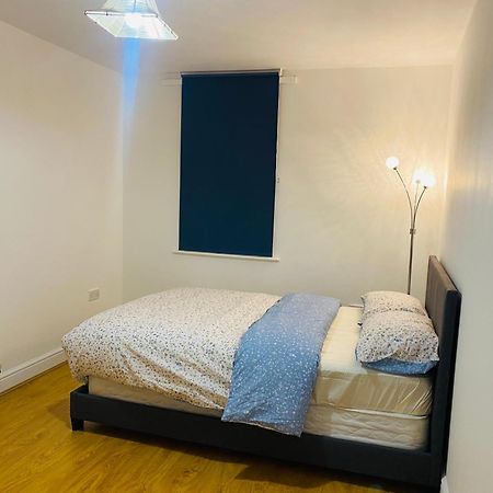 Lovely Cozy One Bedroom Apartment In Whitechapel Londra Esterno foto