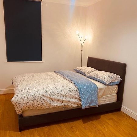 Lovely Cozy One Bedroom Apartment In Whitechapel Londra Esterno foto